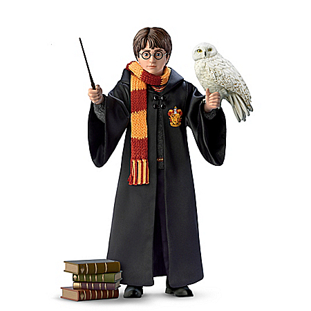 HARRY POTTER Ultimate Year One Portrait Figure With 6 Sculpted Accessories